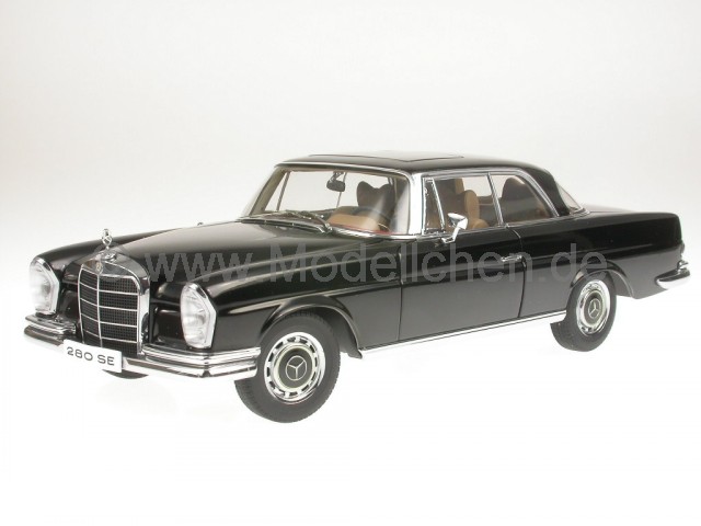 Mercedes_W111_Coupe_schwarz_AutoArt_18_vl.jpg