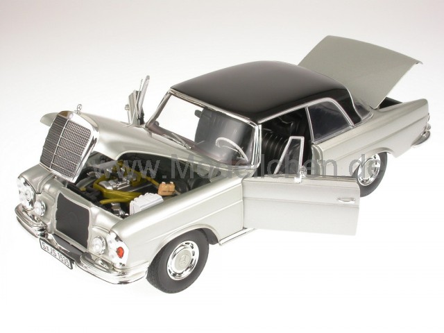 Mercedes_W111_Coupe_silber-schwarz_Norev_18_vlo.jpg
