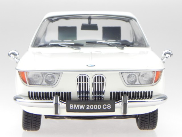 BMW 2000 CS 1966 creme weiss Modellauto CLC257 IXO 1:43