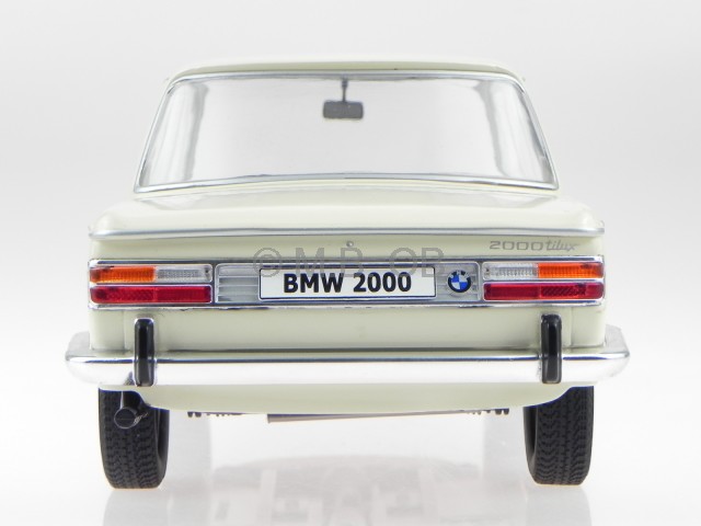 BMW 2000 TI Typ 121 1966 beige Modellauto 18043 MCG 1:18