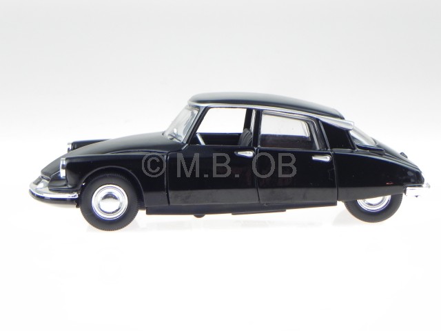 Citroen DS 19 schwarz 1960 Modellauto 43204 Bburago 1:32
