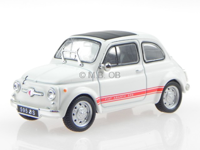 Fiat 500L Nuova weiss Modellauto Welly 1:24