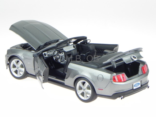 118 Die Cast Rot Maisto 2010 Ford Mustang Gt Cabrio 31158