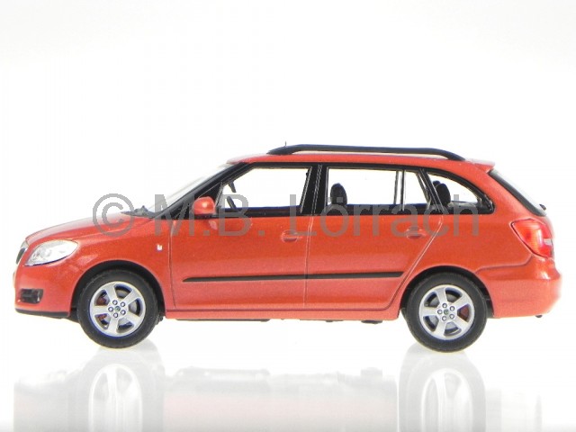 Skoda_Fabia_2_Combi_tangerine_