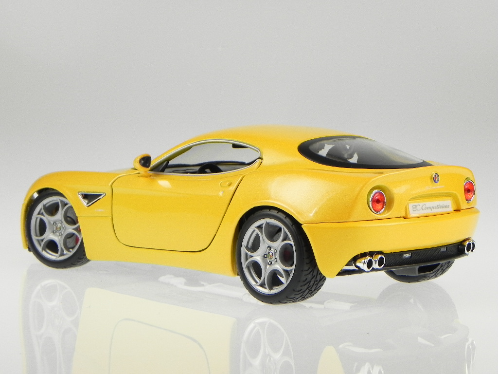 Alfa Romeo 8c Competizione Gelb Modellauto 18 11021