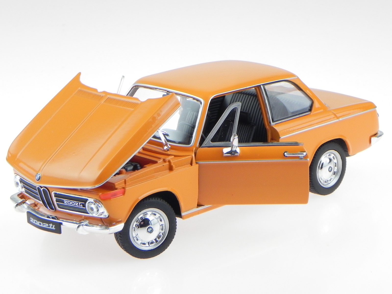 BMW 2002 ti e10 1971 argent metallic véhicule miniature 181075 KK-Scale 1:18