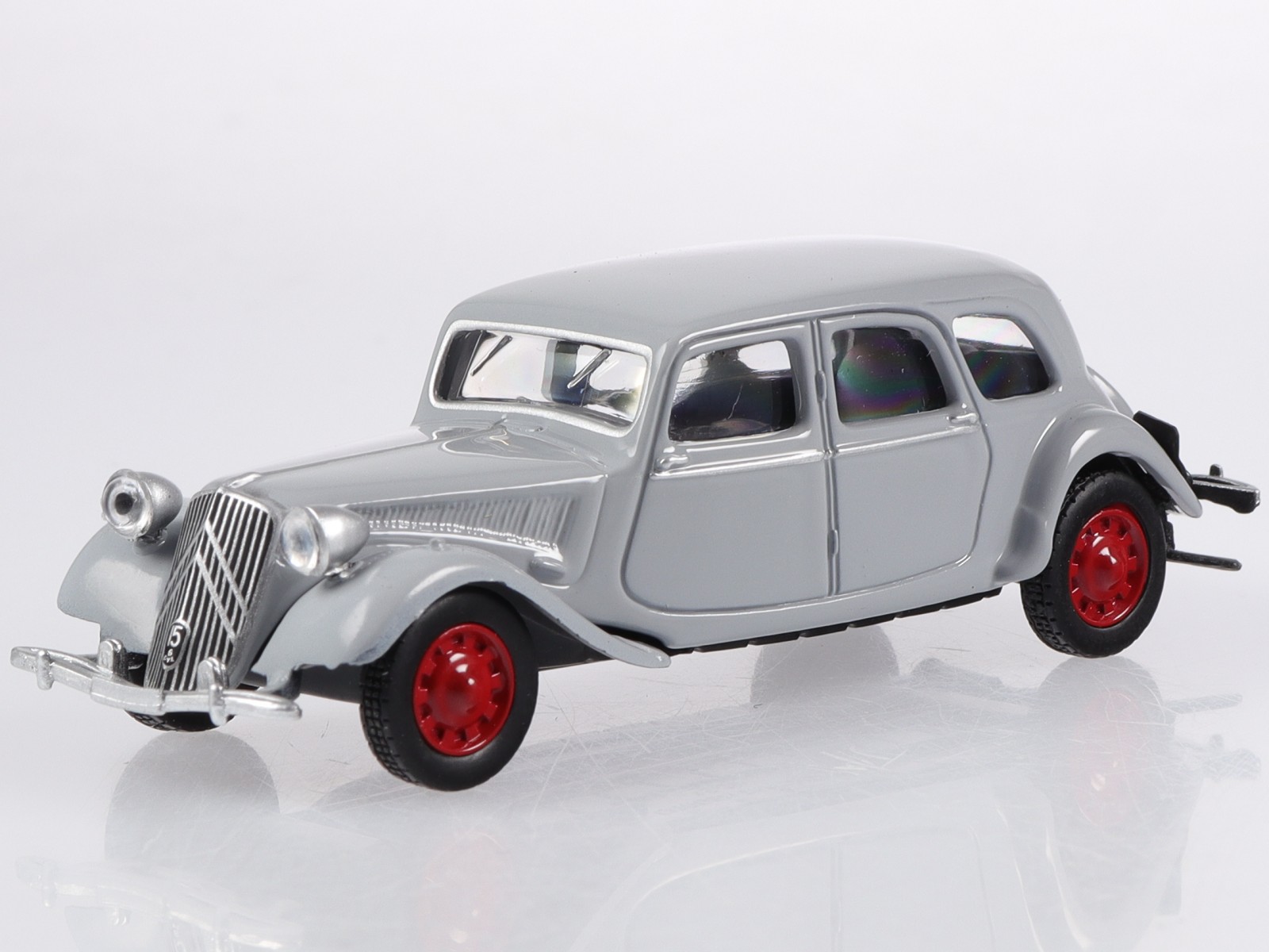 洋書 CITROEN TRACTION AVANT Amazon.co.jp: Citroën traction avant : 本