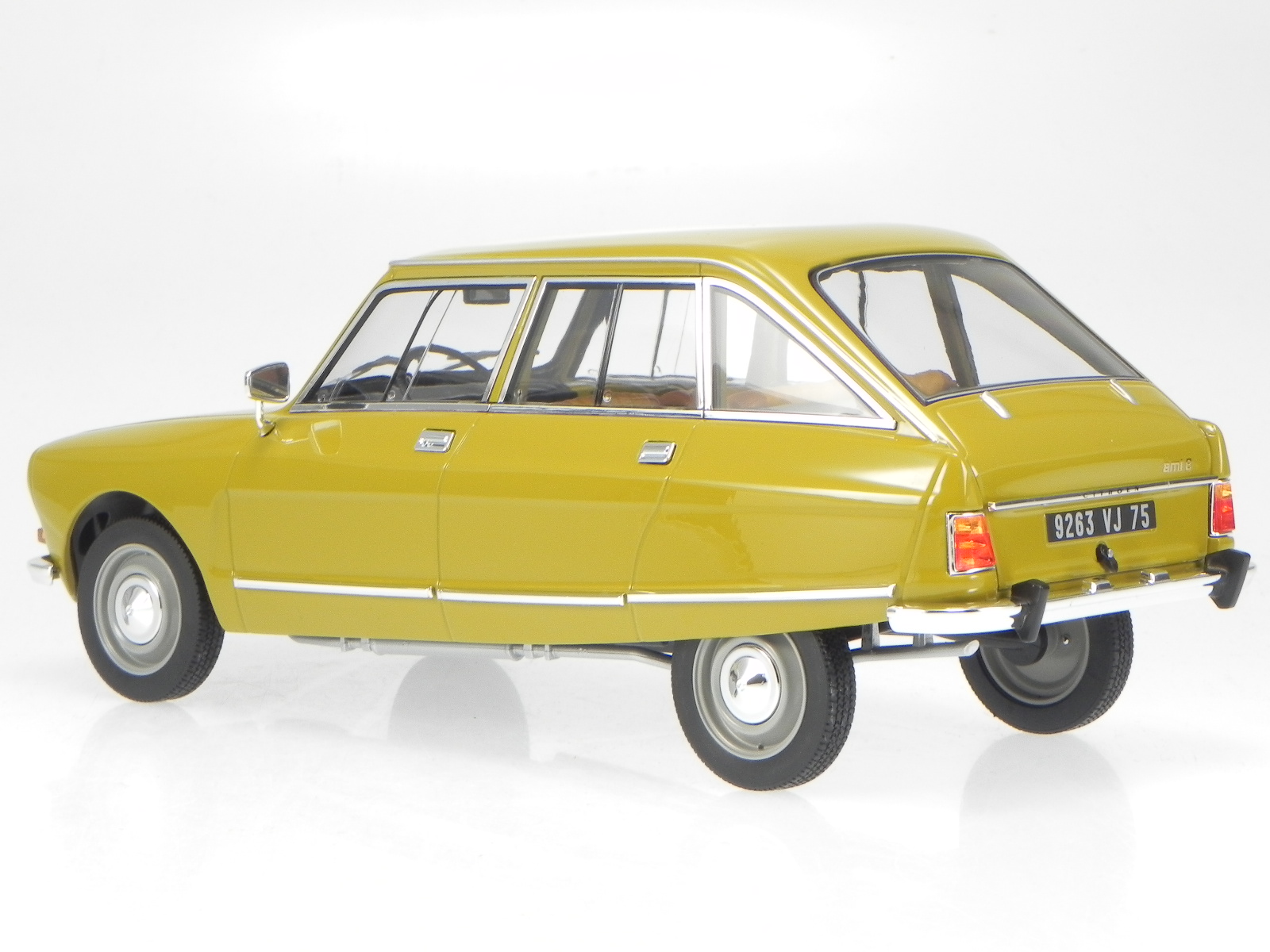 CITROEN Ami 8 Club 1969 goldYellow Diecast Model Car 181670