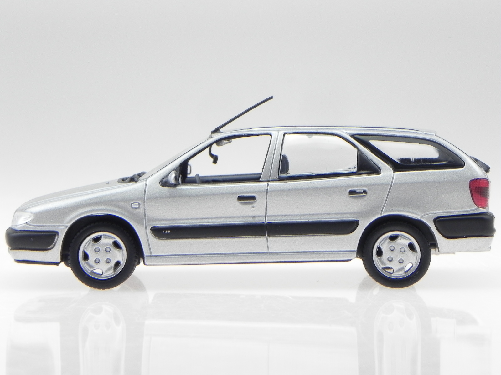 154306 Norev - CITROEN Xsara Break - 1998 - 1/43, Argent, petit