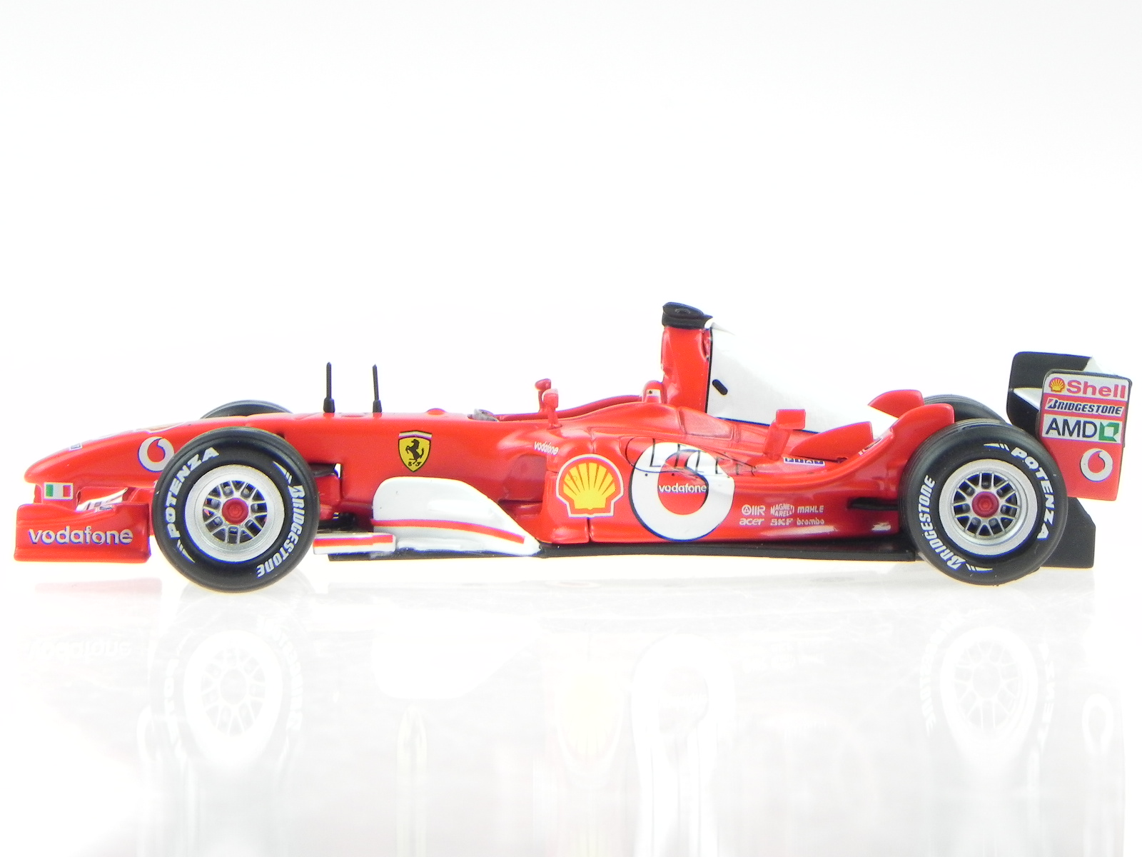Ferrari F2003GA Michael Schumacher Formel 1 Modellauto inVitrine 143 Ferrari F2003GA Michael Schumacher Formel 1 Modellauto inVitrine 143