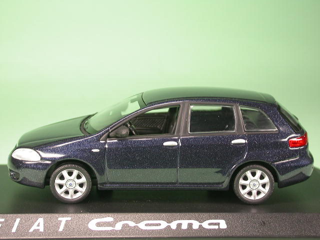 1:43 Norev Fiat Croma estate 2005 darkblue-metallic