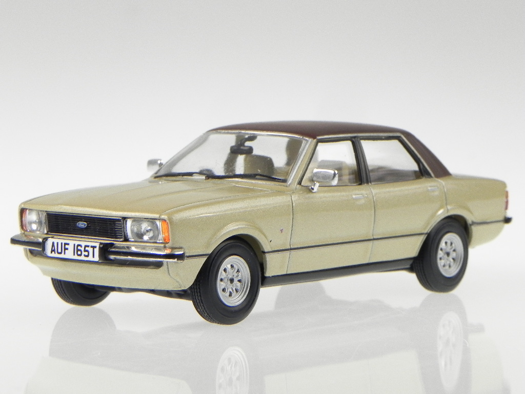 Ford Taunus TC2 2.0 Ghia rot Modellauto VA11910B Vanguards 1:43 Ford Taunus TC2 2.0 Ghia rot Modellauto VA11910B Vanguards 1:43