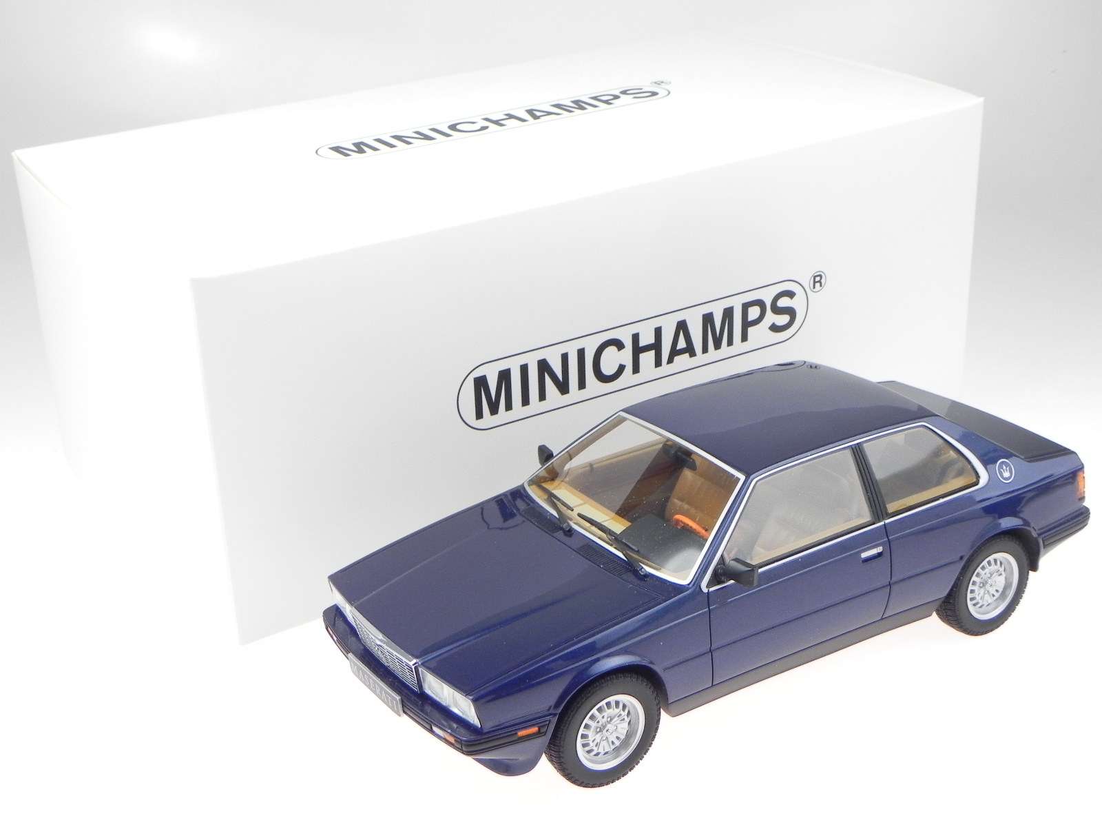 Maserati Biturbo Cabrio Spyder Schwarz 1981-1994 1//18 Minichamps Modell Auto mit