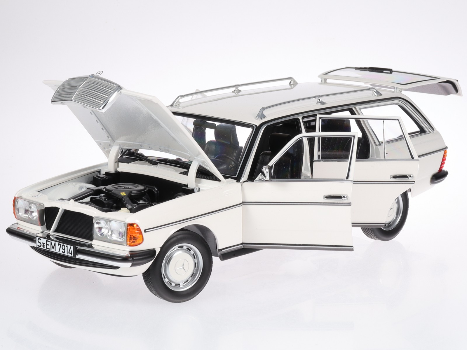 Mercedes W115 /8 Binz station wagon resin model car Matrix 1