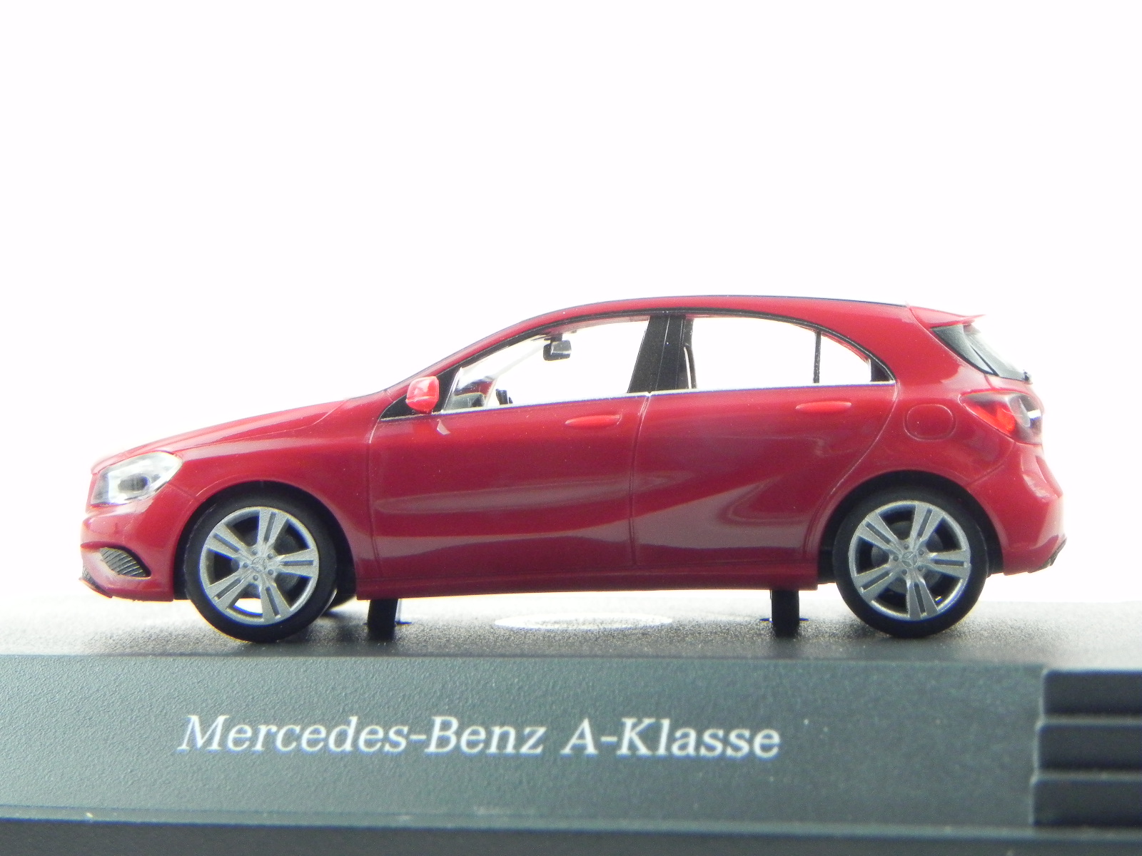 Mercedes W176 A Class Red Plastic Modelcar Herpa 1 87 4058124224198 Ebay