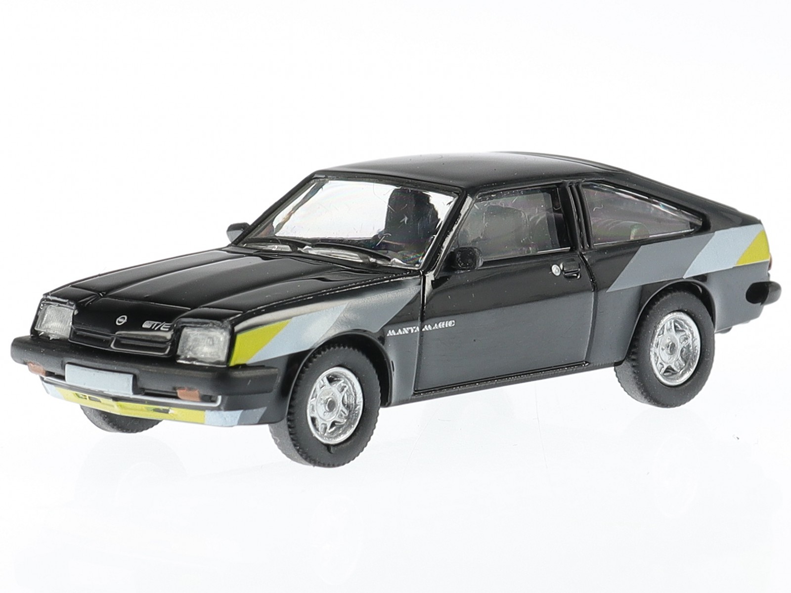 Opel Manta B GSI 1984 – WhiteBox 1/24 – Réf 124173 – Miniature Collection
