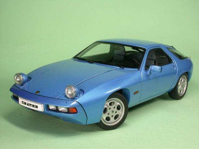1/18 オートアート　ポルシェ928 ブルー Porsche 928 Blue AUTOart 1/18 - Used Metal Model Car