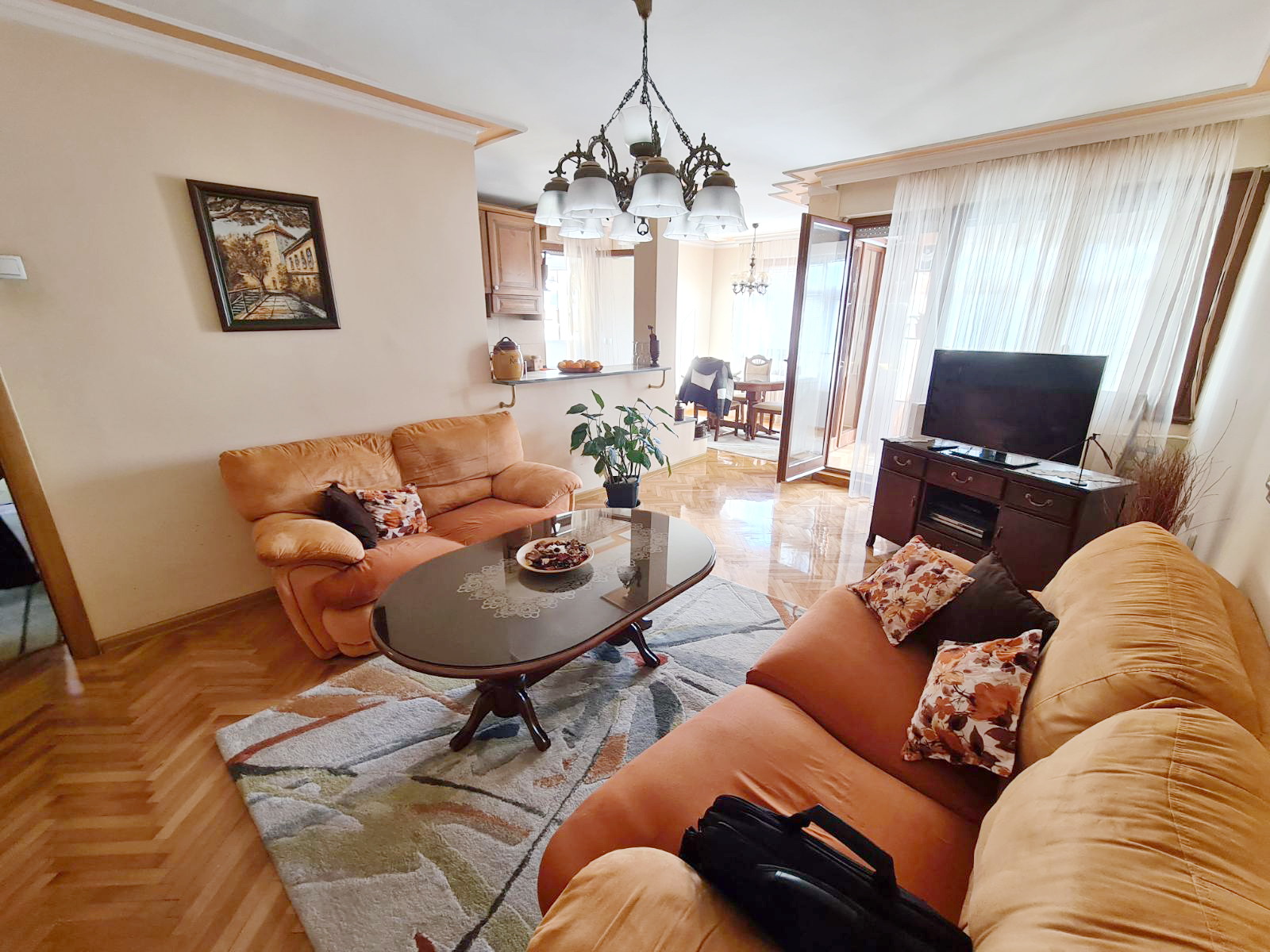 Cetvorosoban stan na Bulevaru Nemanjica  1