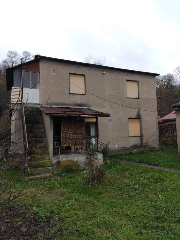 Na prodaju kuca u Lesnici 2