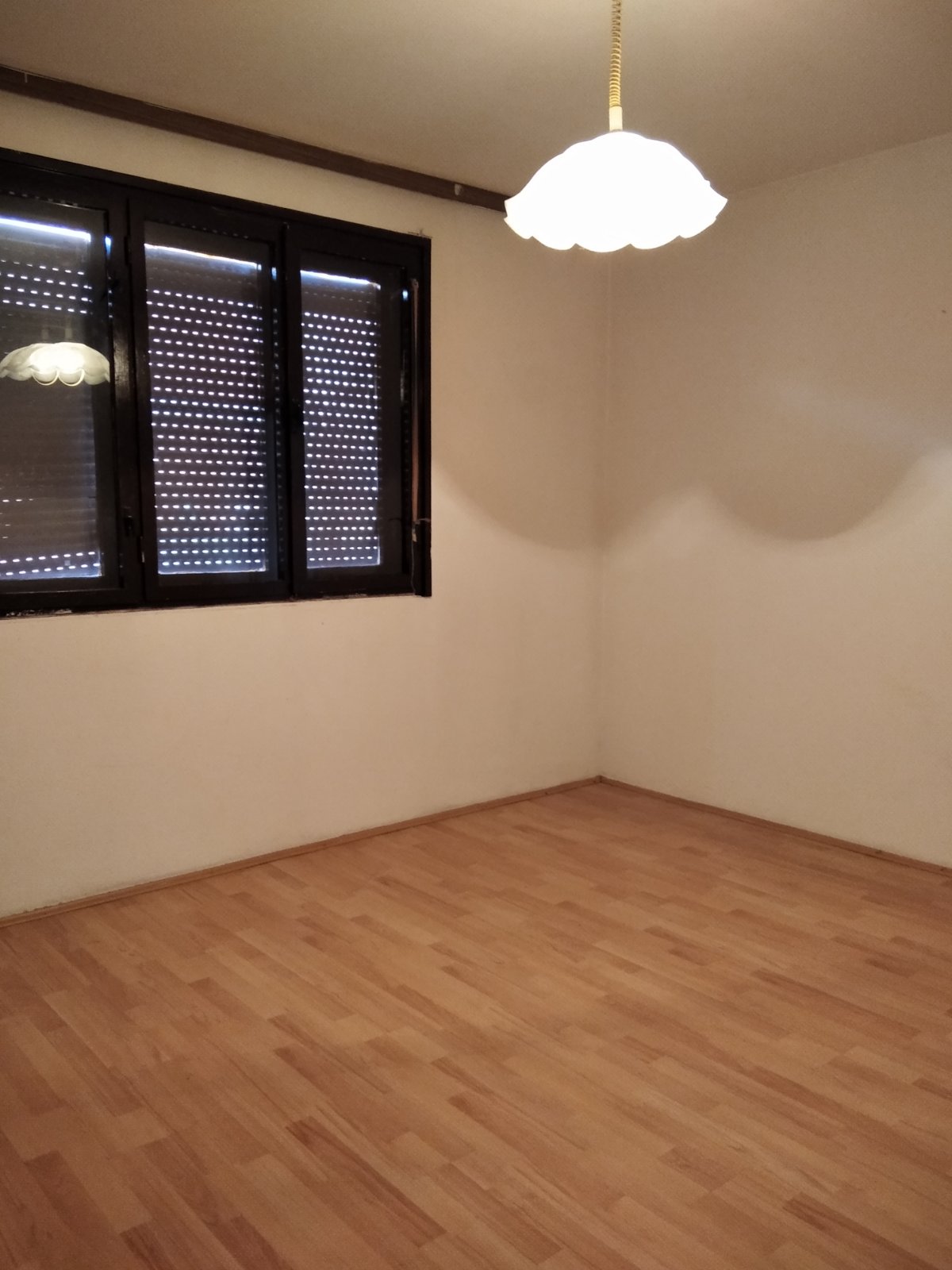 Izdajem stan u kuci 1