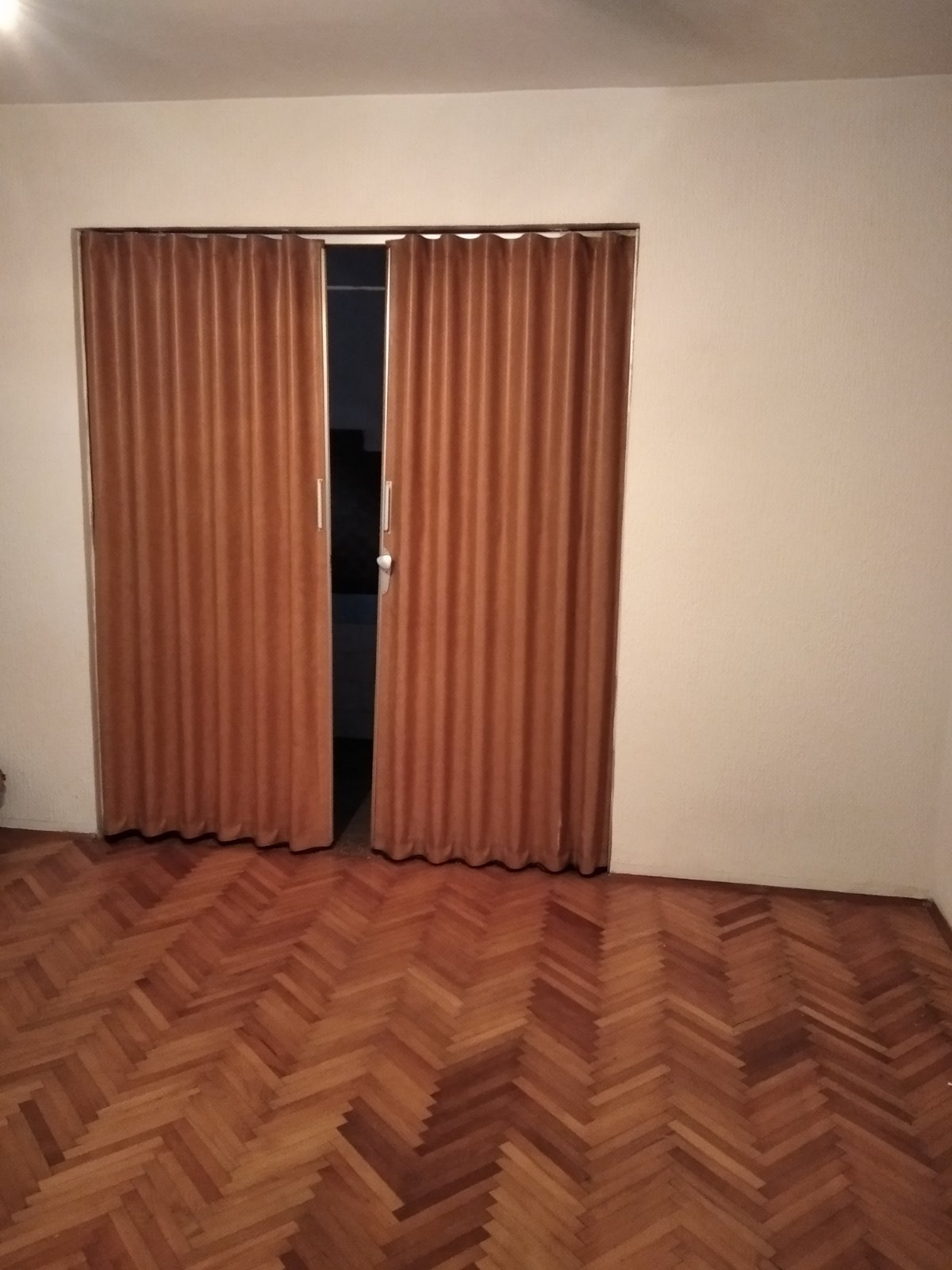 Izdajem stan u kuci 2