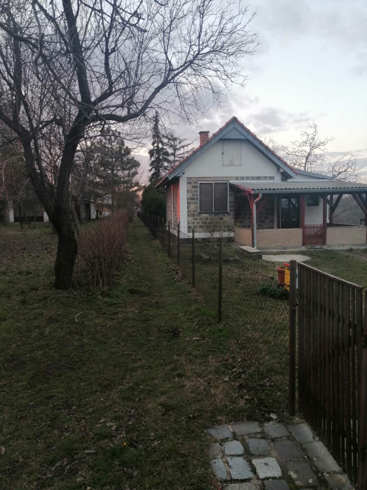 Prodajem 2 placa u Belegisu 5