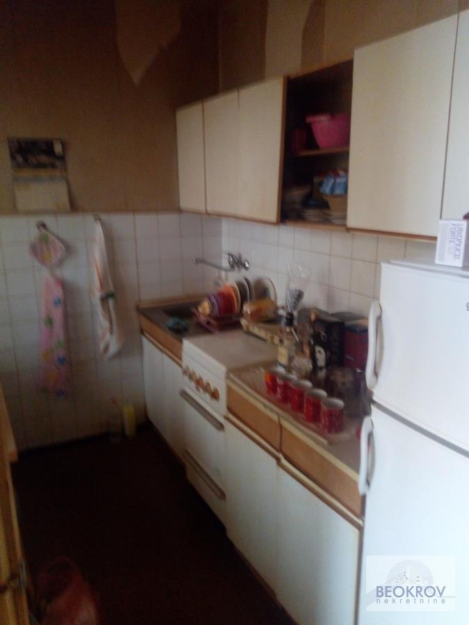 47m2 u bloku 45,II sprat 3