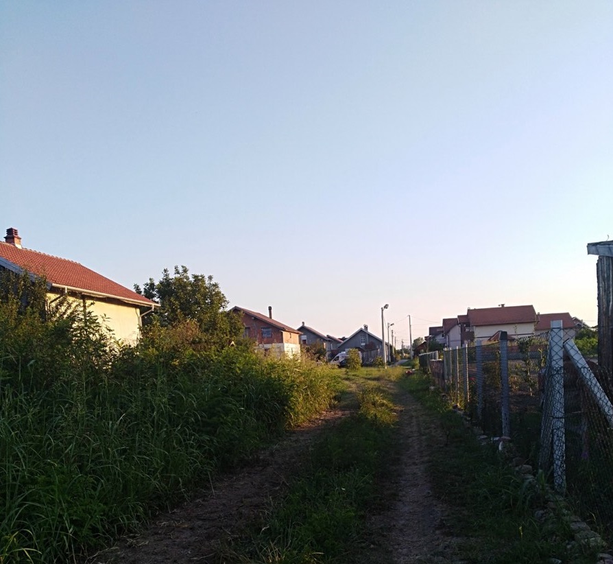 Prodajemo plac Borca  preko puta BSK stadion  3