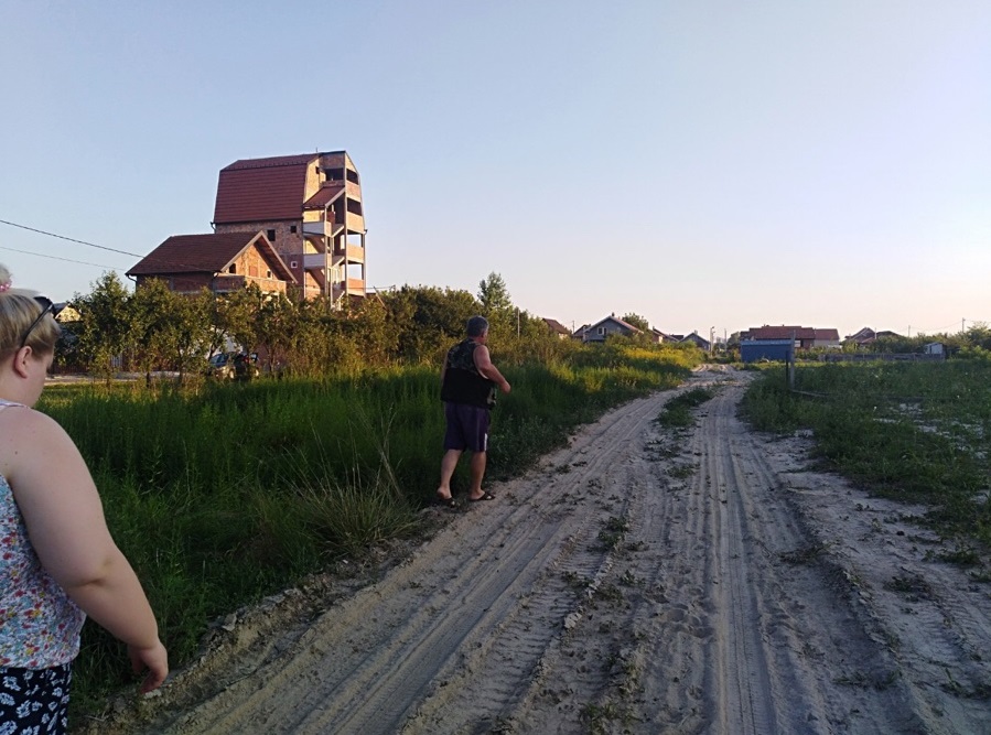 Prodajemo plac Borca  preko puta BSK stadion  5