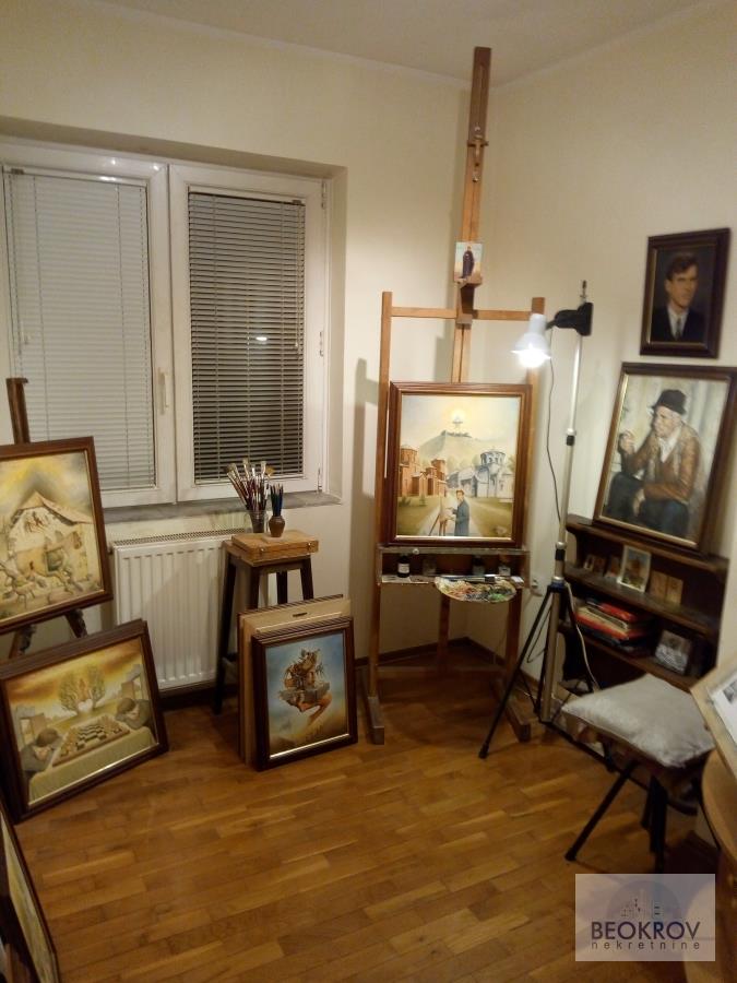 Šest soba,tri kupatila... 3