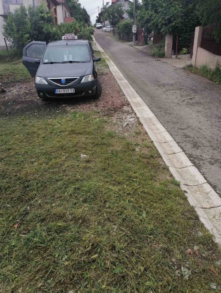 800m od autobuske u Lazarevcu Kolubarski trg Jelene Cvetkovic 5 4