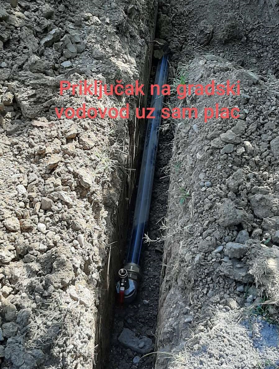 Plac na Fruskoj Gori Lezimir 2