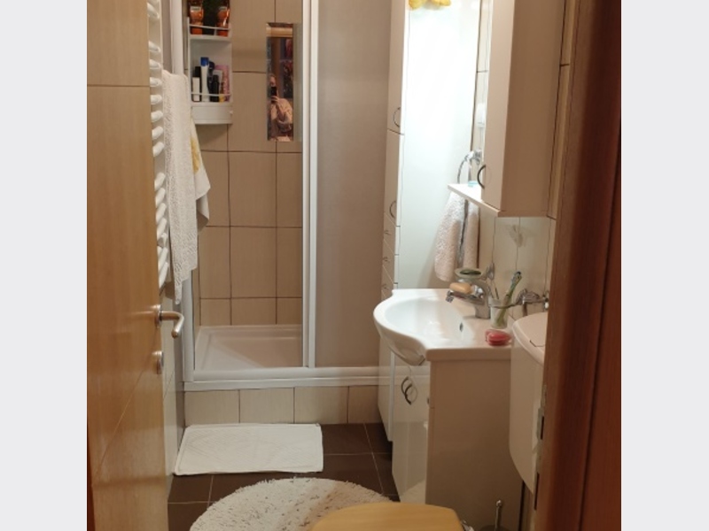 Prelep stan u mirnom okruzenju 4