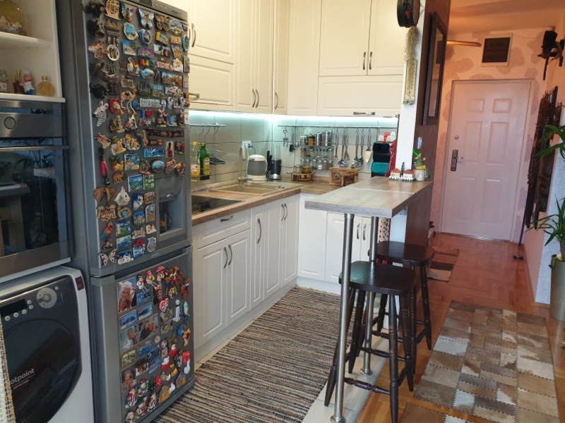 Prelep stan u mirnom okruzenju 2