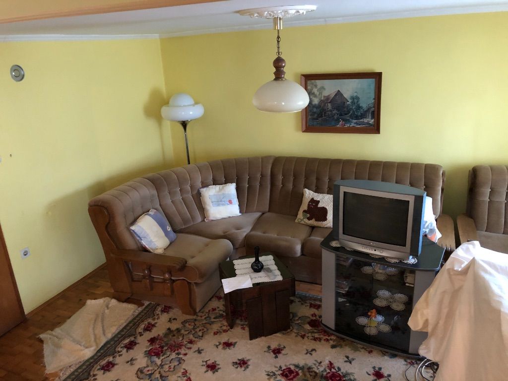 Prodajem kucu Novi Knezevac 2