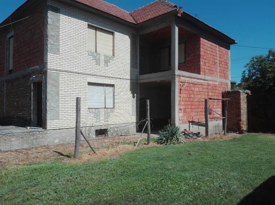 Prodajem kucu u Dolovu kod Panceva 3