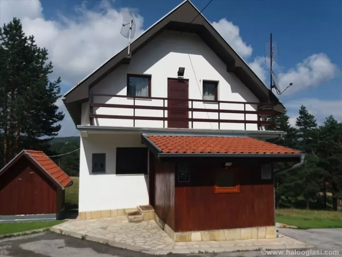 Prodajem kucu na Divcibarama 