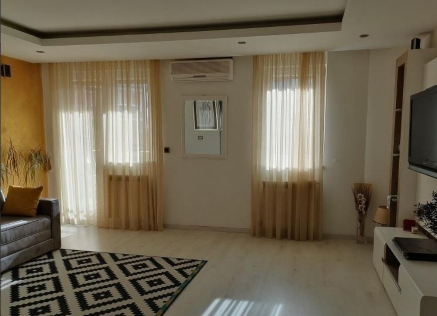 LUX 3 0 Suboticka uknjizen garaza vlasnik 2