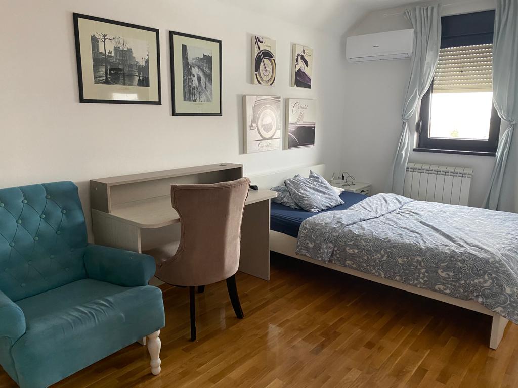 Prodajem LUX duplex na Zvezdari 5