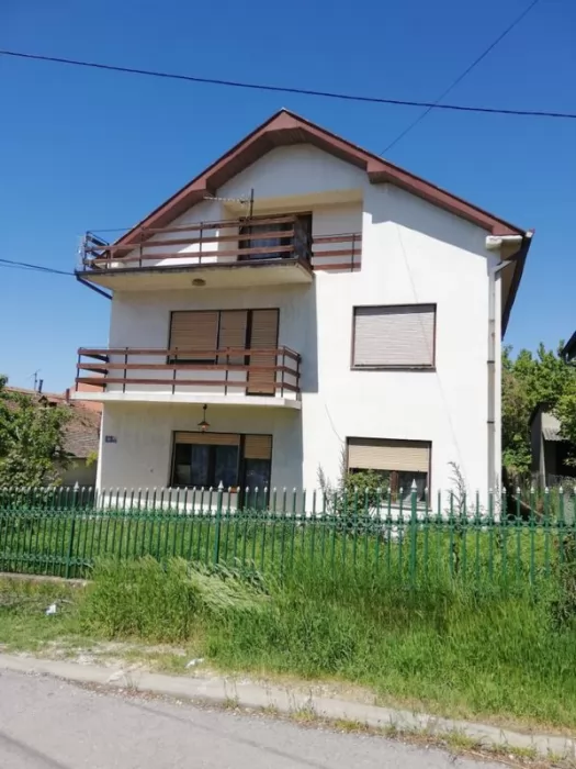 Prodaja kuce u Pozrevcu