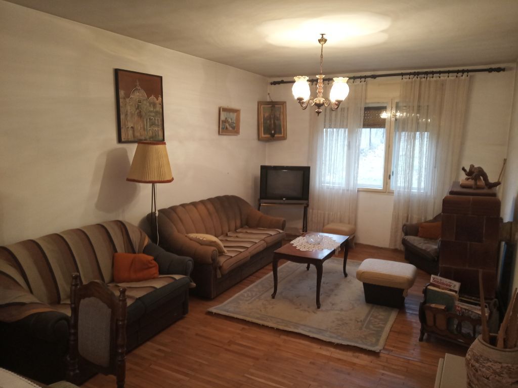 Kuca na ibarskoj magistrali Vranic 2