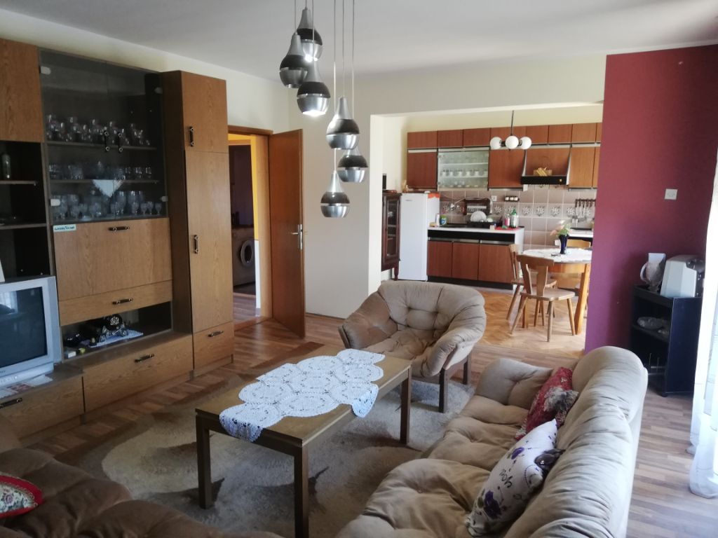 Prodaja kuce u Pozrevcu 2