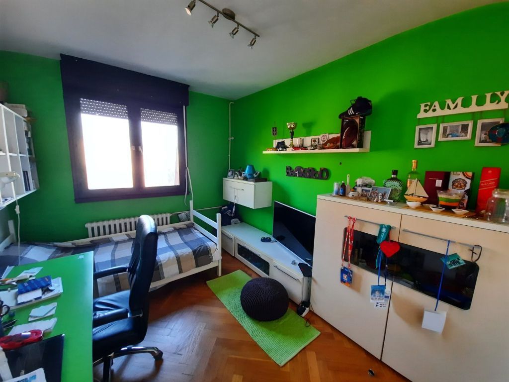 Prodajem 3 5 soban stan na Zvezdari Vukov Spomenik 2