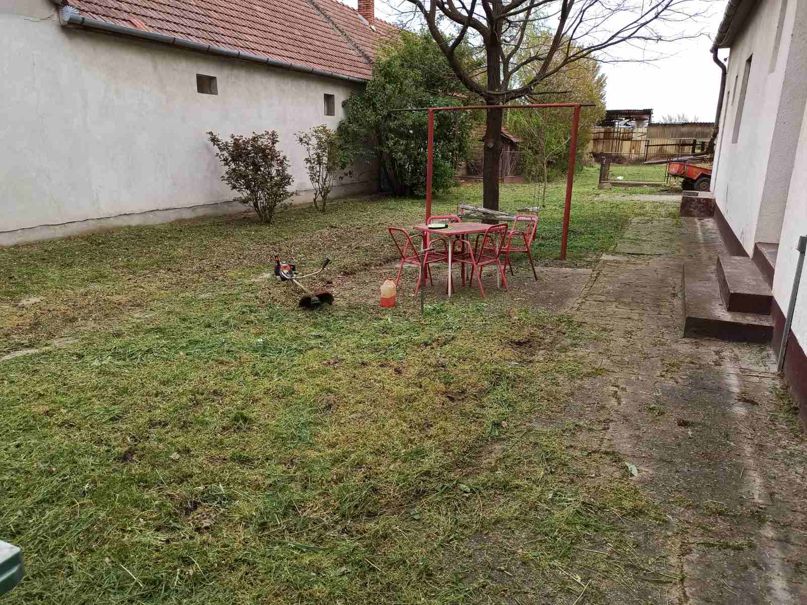 Prodajem kucu u Titelu 3