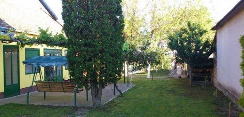 Atraktivna kuca u Curugu 2