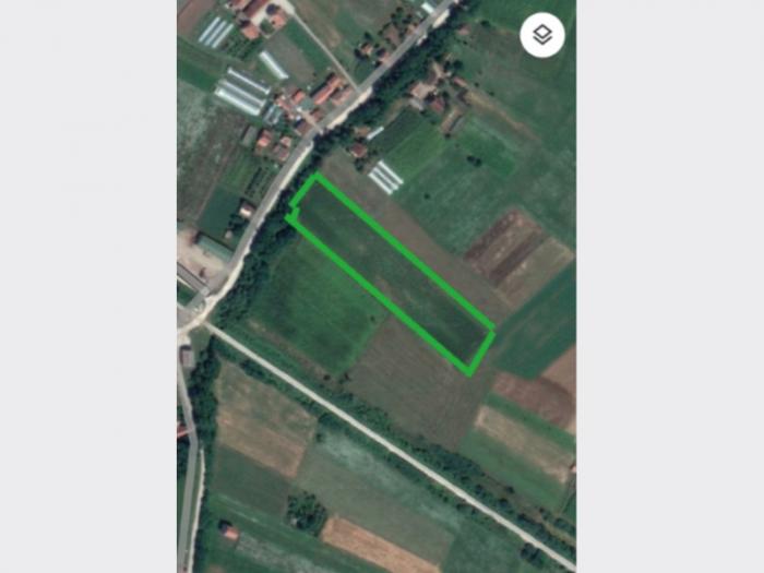 Plac okolina Cacka HITNO 4