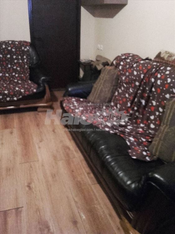 Na prodaju kuca i plac u Kumodrazu 2