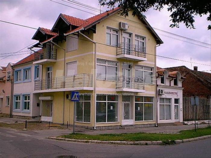 Poslovno stambena zgrada sa lokalom 7