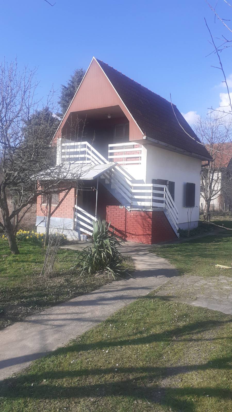 Prodajem kucu u Loznici 1