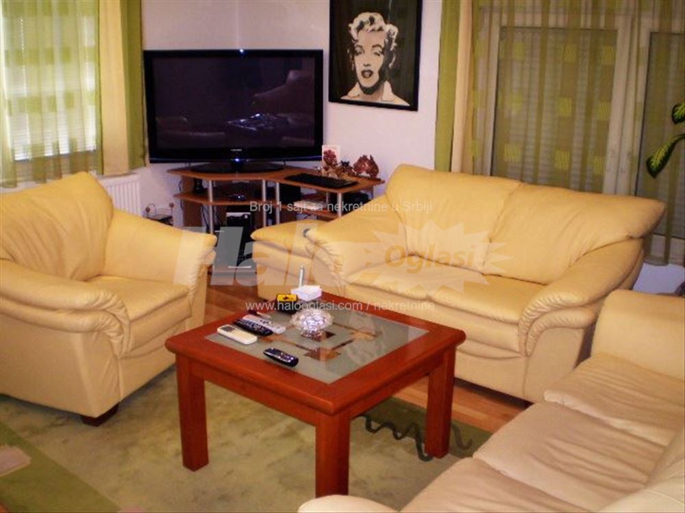 Poslovno stambena zgrada sa lokalom 4